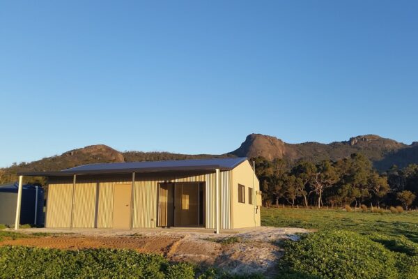 Small Acreage Storage with Weekender and verandah 7m x 10m x 2.7m (2)