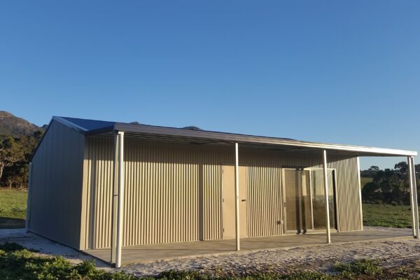 Small Acreage Storage with Weekender and verandah 7m x 10m x 2.7m (4)